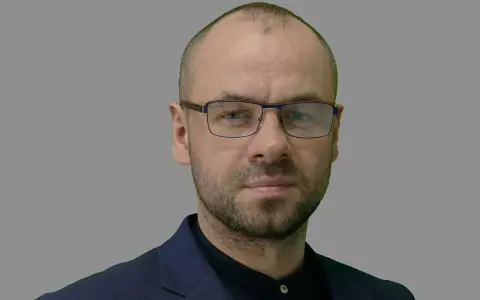 Czy Marek Skoczylas jest lekarzem? Poznaj jego kwalifikacje i doświadczenie