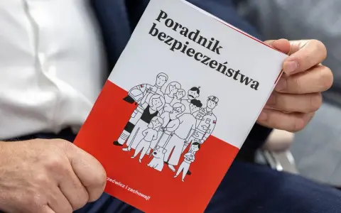 Poradnik bezpieczeństwa z rysunkami ludzi i hasłem "edb".