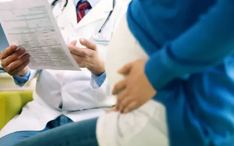 OGTT w ciąży: Jak przygotować się do krzywej cukrowej bez stresu?