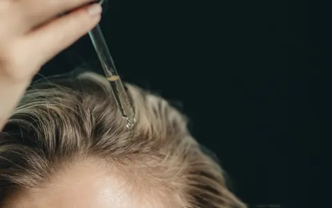 Wie schnell wachsen Haare wirklich? Ihr Guide zu Länge & Pflege