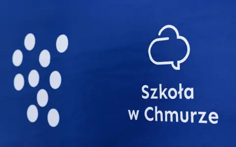 Szkoła w Chmurze: Egzaminy zdalnie czy stacjonarnie? Ostateczna odpowiedź