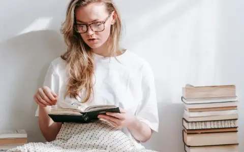 Co to jest porównanie i dlaczego ma kluczowe znaczenie w literaturze?