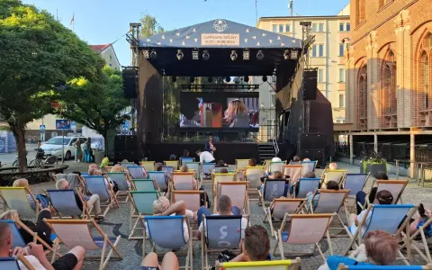 Kołobrzeg tanecznym krokiem: Kluby, dancingi, imprezy. Wybierz swój styl!