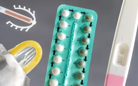 Dispositivos de control de natalidad: DIU, condón, pastillas anticonceptivas y prueba de embarazo. Aprende como se toman las pastillas anticonceptivas.