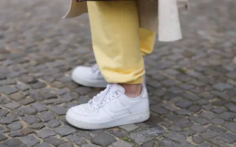 Air Force 1: Jak czyścić, by zawsze były białe? Porady eksperta.