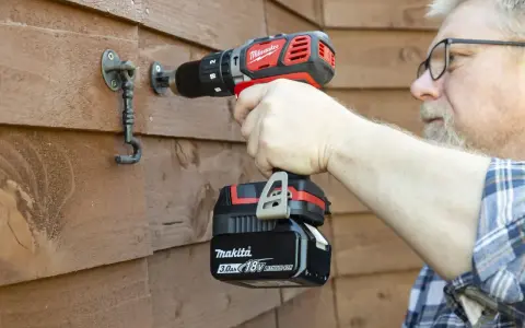 Adapter Makita-Milwaukee: Czy warto ryzykować sprzęt i gwarancję?