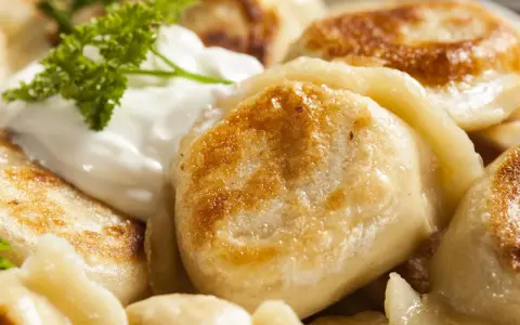 Idealne pierogi: Jaka mąka zapewni miękkie i elastyczne ciasto?