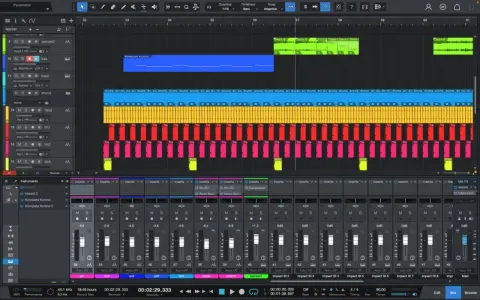 Tworzenie muzyki na telefonie: ekran programu do produkcji muzyki z wieloma ścieżkami, instrumentami i mikserem.
