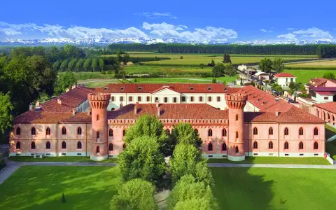 Campus UNISG Pollenzo: Vita, Studio e Segreti del Polo Gastronomico
