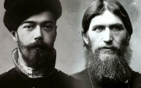 Portrait de Nicolas II et de Raspoutine, mystérieux moine qui influença la cour impériale russe.