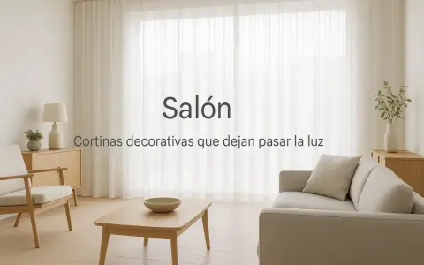 Salón moderno con sofá, mesa de centro y un estor o cortina blanca que deja pasar la luz.