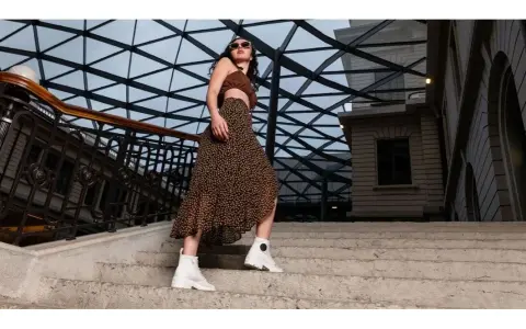Jakie buty do spódnicy maxi – idealne połączenia na każdą okazję