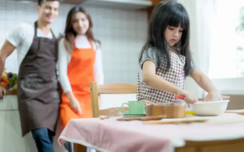 Jak uszyć fartuch do kuchni - proste kroki i cenne porady dla każdego