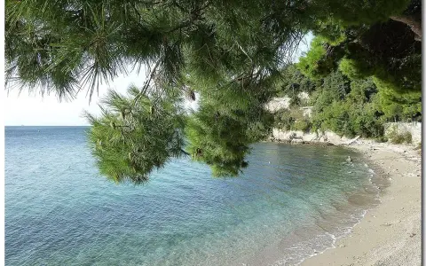 Triest Seebäder: Sandstrand, Felsküste & Tipps für Ihren Urlaub