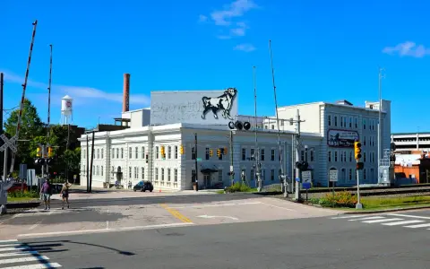 Discover things to do in Durham, NC this weekend! See the iconic Bull Durham sign and historic buildings.