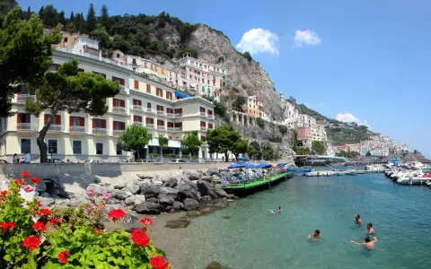 Hotel La Bussola: Trova la tua meta ideale in Italia
