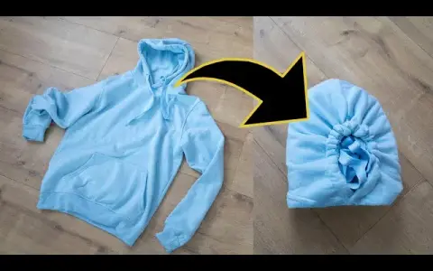 Złóż bluzę z kapturem jak pro! Oszczędź miejsce i uniknij zagnieceń