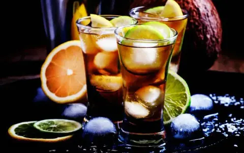 Drinki z Bacardi: Odkryj sekrety idealnych koktajli w domu!