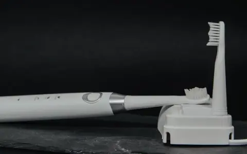 Soniczna czy 3D? Ekspert radzi, którą szczoteczkę wybrać!