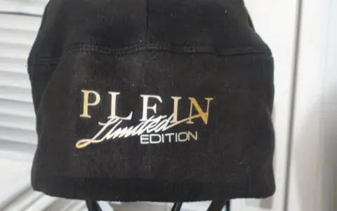 Czarna czapka z daszkiem Philipp Plein z napisem "Limited Edition".