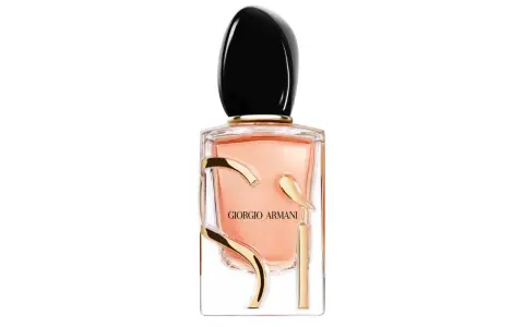 Giorgio Armani Sì: Które perfumy wybrać? Klasyk, Passione czy Intense?