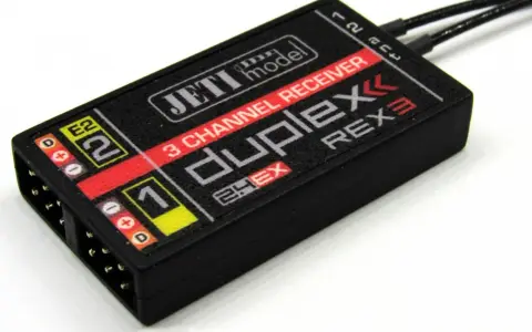 Jeti Rex 3 Duplex 2.4EX 3-Kanal-Empfänger. Dieses Modell ist ein wichtiger Assist für RC-Modelle.