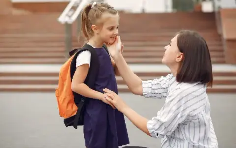 W jakim wieku dziecko idzie do 1 klasy? Odkryj ważne informacje