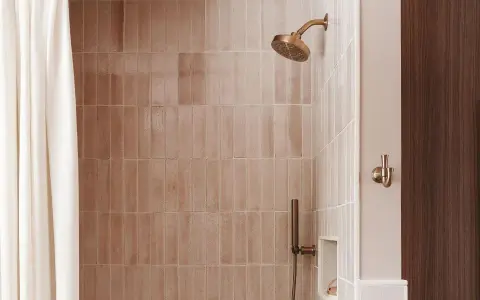 Cortinas de baño: ¿Cómo elegir la perfecta? Resistencia y estilo