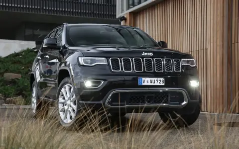 Ile waży Jeep Grand Cherokee? Zaskakujące różnice w wagach modeli