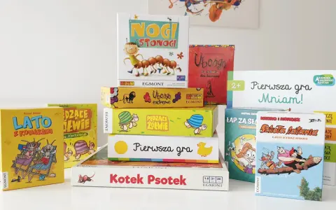 Stos gier planszowych dla dzieci: "Nogi Stonogi", "Ubongo", "Lato z Komarami", "Pędzące Żółwie", "Pierwsza gra Mniam!", "Kotek Psotek". To świetna zabawa i nauka, co to jest gra!