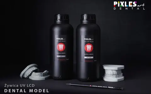 Dwie butelki żywicy UV LCD do modeli dentystycznych, obok modeli szczęk. Idealne do precyzyjnego druku 3D.