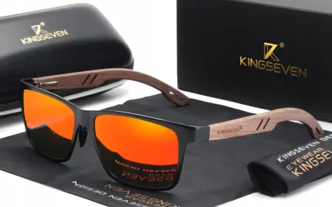 Okulary przeciwsłoneczne Kingseven z drewnianymi zausznikami i pomarańczowymi soczewkami. Ochrona UV400, kategoria 3. Zestaw z etui i ściereczką.