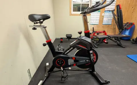 This exercise bike features magnetic resistance, offering a smooth and quiet workout. Is magnetic resistance better for an exercise bike? This one suggests yes!