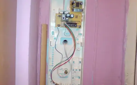 Jak działa domofon w bloku? Mechanizm, typy i awarie