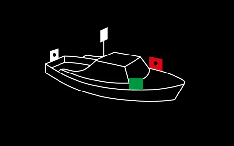 Beleuchtung für Boote unter 7 Meter: Grüne und rote Positionslichter, weiße Heckflagge.