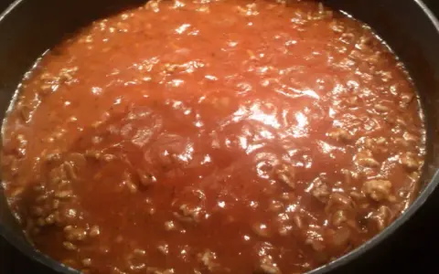 Perfekcyjny sos do spaghetti: Przepisy, triki, bez błędów!