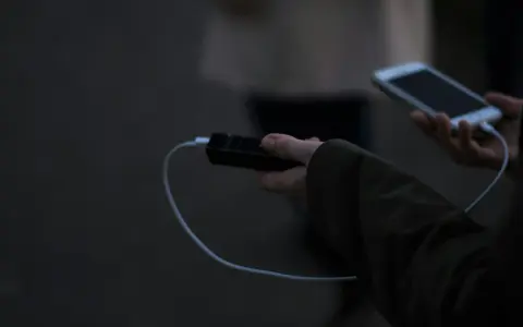 Laptop w samolocie? Jak bezpiecznie przewieźć go w podręcznym