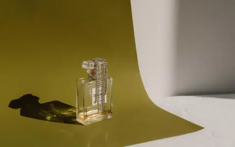 Ile kosztują perfumy Dody D'eau? Pełna cena i gdzie szukać okazji