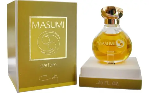 Złote opakowanie i flakonik perfum Masumi, z logo i napisem "parfum".