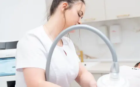 Endermologia twarzy jak często - poznaj idealną częstotliwość zabiegów