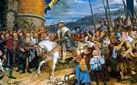 En kung på vit häst mottar hyllningar. Scenen påminner om en vasatiden film med folk i historiska dräkter.