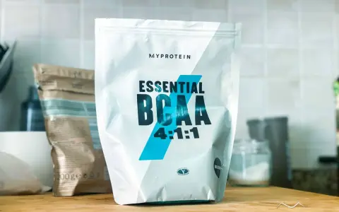 Bolsa de Essential BCAA de Myprotein. Descubre para qué sirve este suplemento para tus entrenamientos.