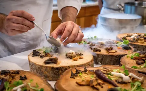 Catering w firmie: odlicz od podatku? Kiedy KUP, a kiedy reprezentacja?