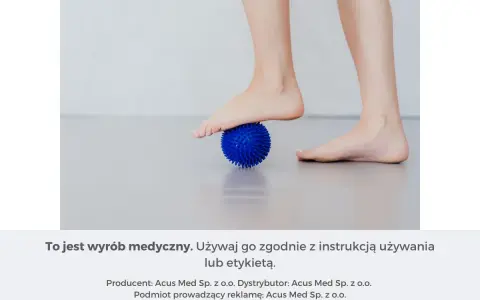 Niebieska piłka sensoryczna do rehabilitacji stóp.