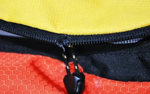 Jak naprawić suwak który wypadł - skuteczne sposoby na szybki remont