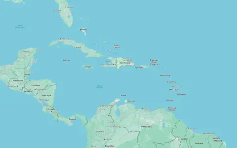 Dominikana leży na Morzu Karaibskim, na wschód od Haiti, w archipelagu Wielkich Antyli.