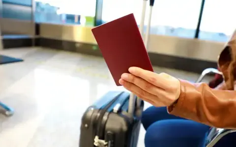 Cypr: Paszport czy dowód? Południe, Północ uniknij problemów!