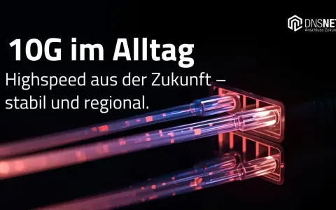 Glasfaserkabel mit leuchtenden Adern, die für 10 Gigabit Highspeed-Internet stehen.