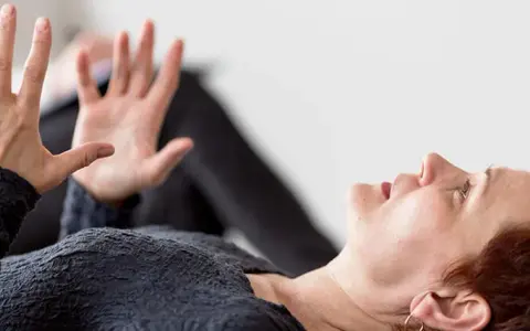 Padaczka objawy psychiczne: jak wpływają na codzienne życie?