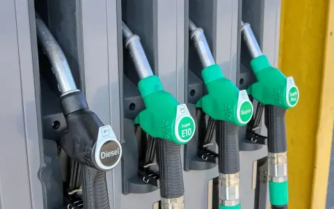 Ropa to diesel, nie benzyna! Uniknij pomyłki na stacji